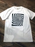 <img class='new_mark_img1' src='https://img.shop-pro.jp/img/new/icons5.gif' style='border:none;display:inline;margin:0px;padding:0px;width:auto;' />Import��GURUGURU��Art T-shirt��White��
